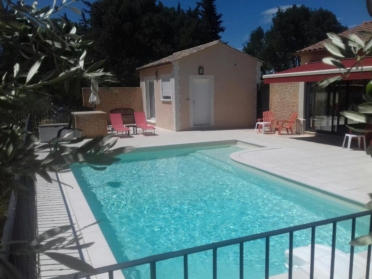 La Clastre Location D'un Avec Piscine Et Clim Pres D'uzes *